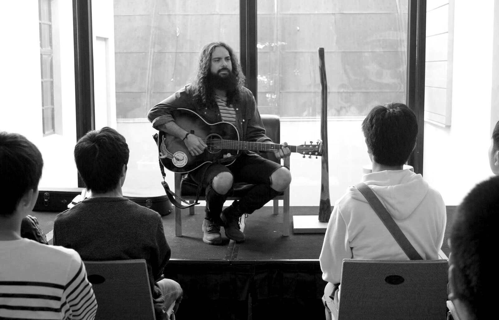 Jhindu Lawrie performing at Museum of Brisbane in 2019