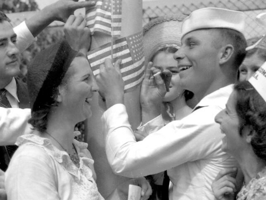 Women with visiting American sailors, Brisbane, Queensland, 1941, courtesy State Library of Queensland
