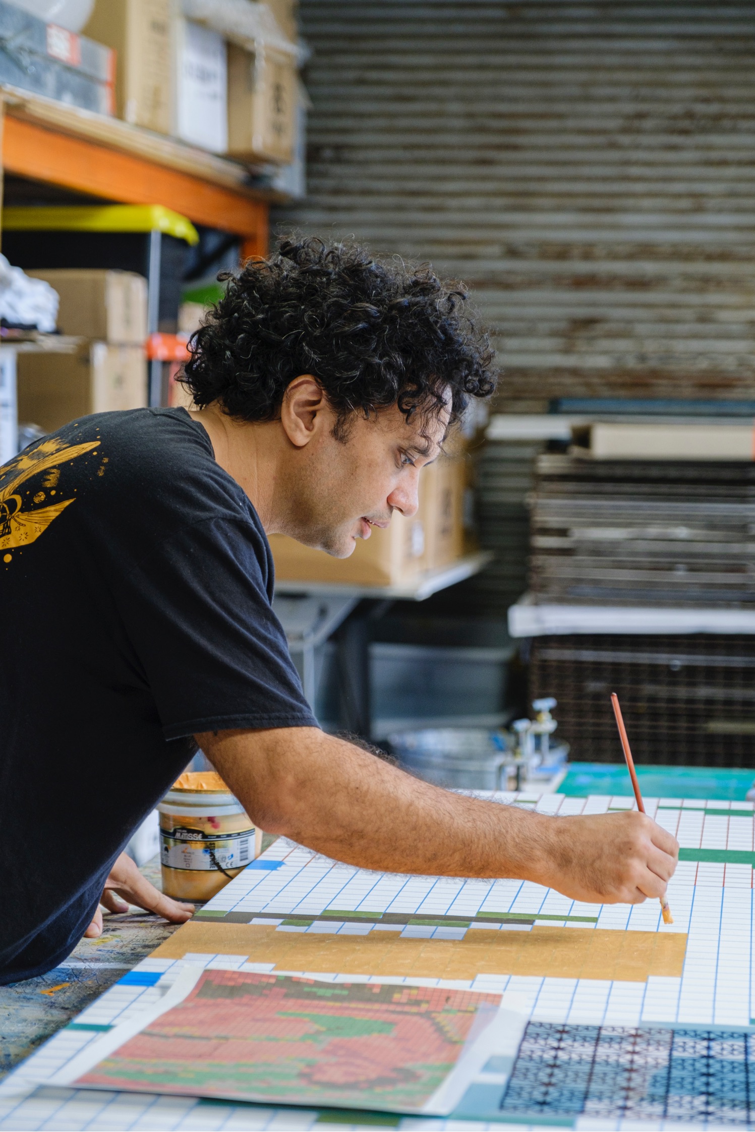 Samuel Tupou in his studio